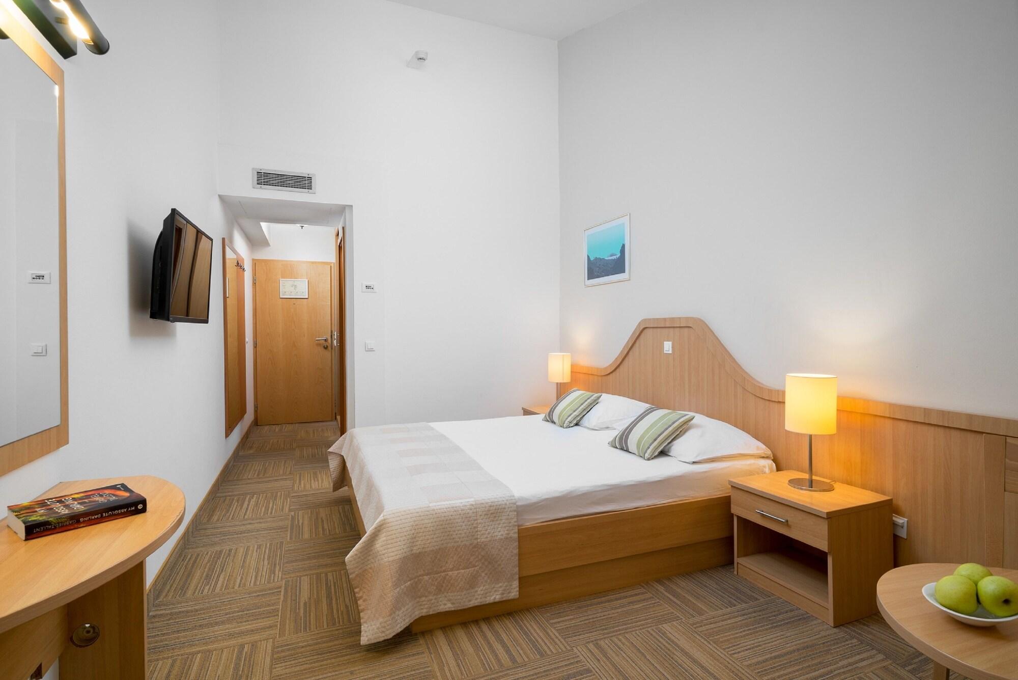 Sunny Dubrovnik By Valamar Exterior photo